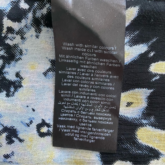 Elegant Blue, Yellow and Black Abstract Print Button Down Shirt EUC MEDIUM - Picture 8 of 11